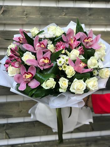 Букет цветов из: Розы и Хризантемы в Шаранге