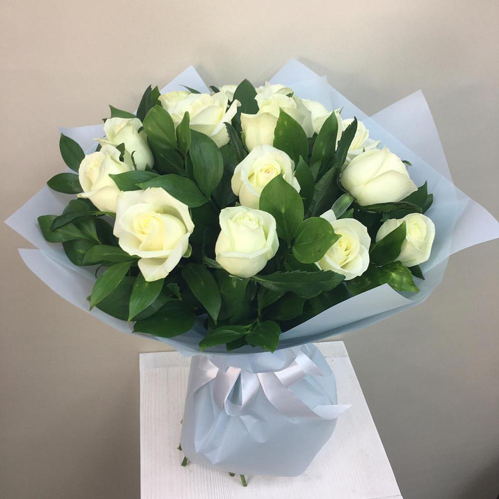 Букет 15 Белых роз Проуд в Шаранге