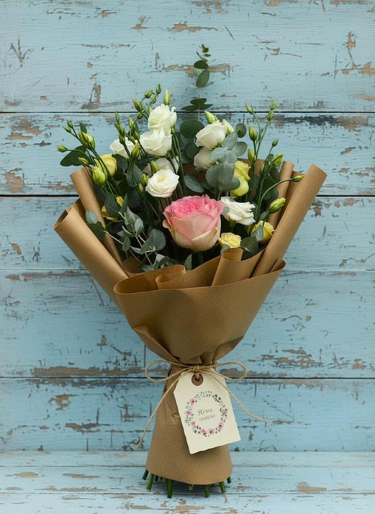 Букет цветов из: Розы и Лизиантусы в Шаранге