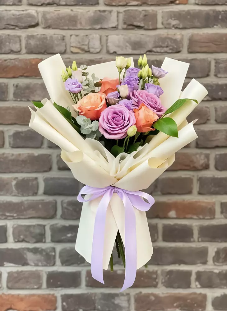 Букет цветов из: Лизиантусы и Розы в Шаранге