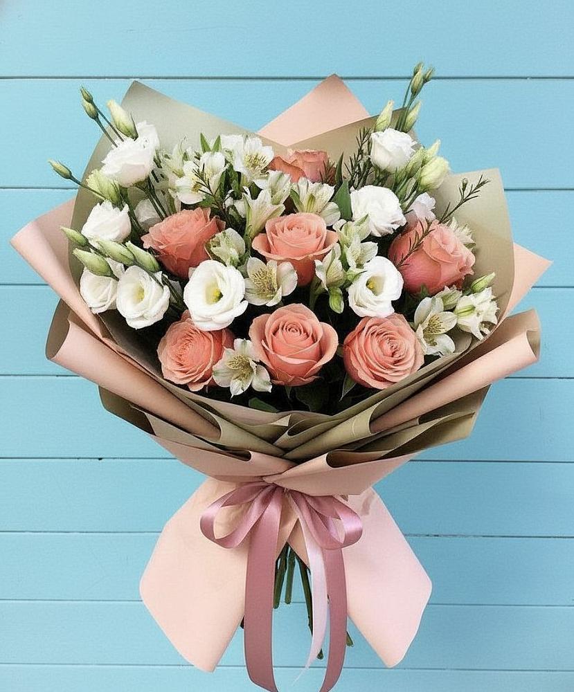 Букет цветов из: Розы, Альстромерии и Лизиантусы в Шаранге