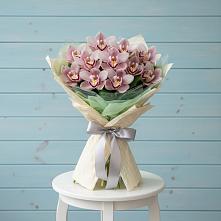 Букет цветов из:  Орхидеи и Розы в Шаранге
