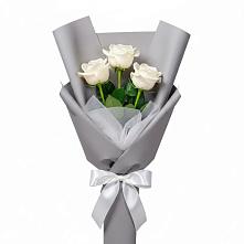 Букет 3 белые розы в Шаранге