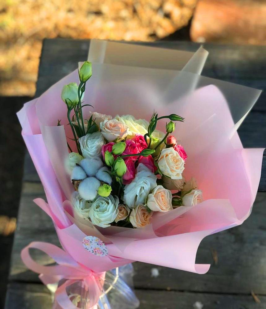 Букет цветов из: Розы и Лизиантусы в Шаранге