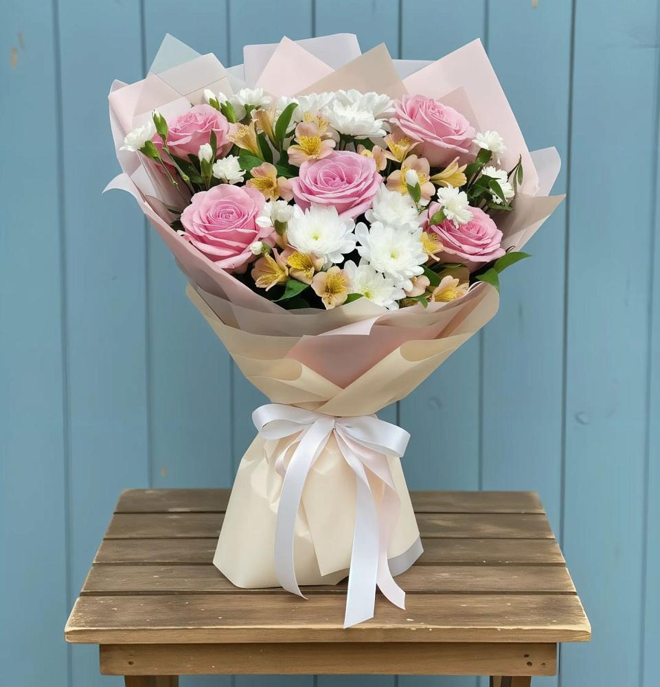 Букет цветов из: Гвоздики, Орхидеи и Розы в Шаранге