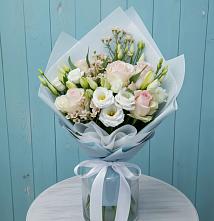 Букет цветов из:  Розы и Лизиантусы в Шаранге