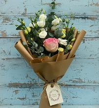 Букет цветов из:  Розы и Лизиантусы в Шаранге