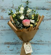 Букет цветов из:  Розы и Лизиантусы в Шаранге