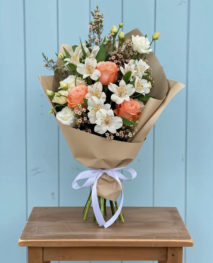 Букет цветов из: Альстромерии, Лизиантусы, Розы и Хризантемы в Шаранге