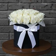 Цветочная композиция из Розы в шляпной коробке #REPLACE_PRED# Шаранге