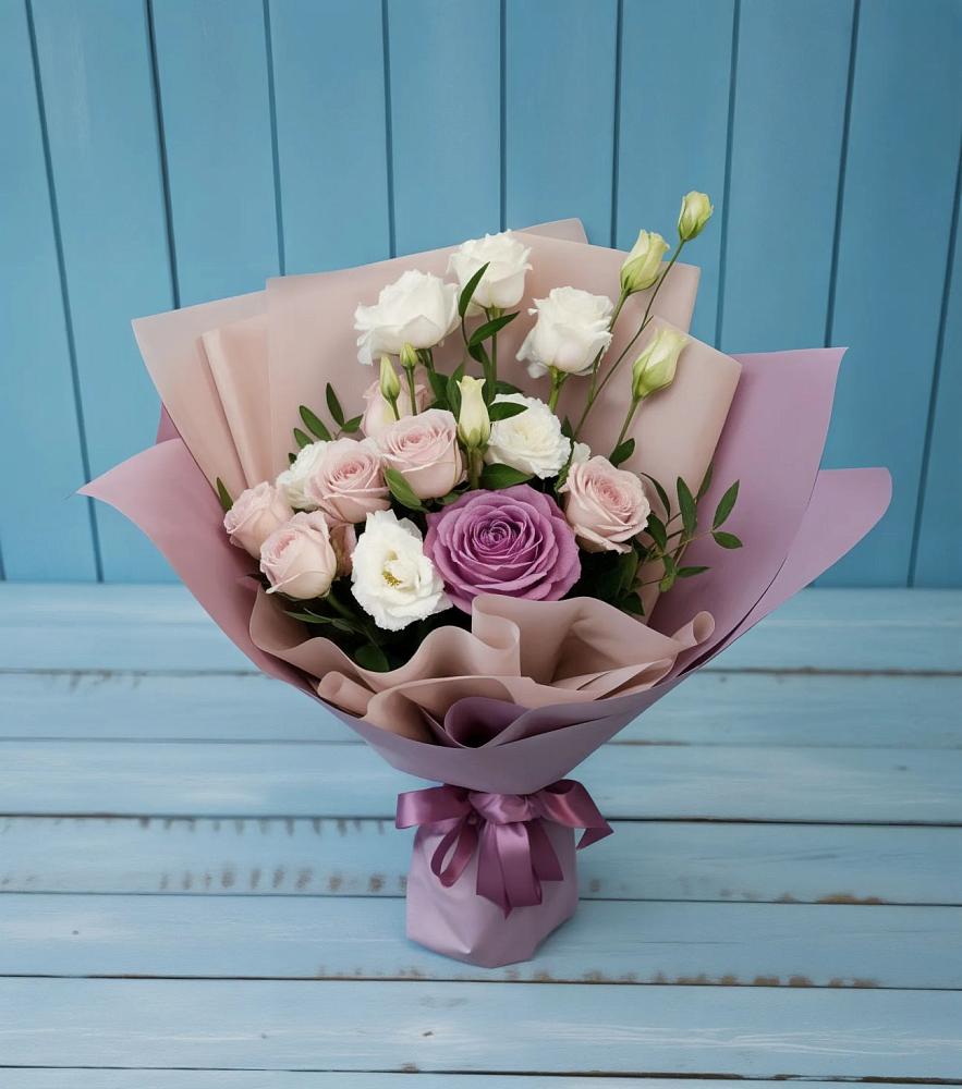 Букет цветов из: Розы и Лизиантусы в Шаранге