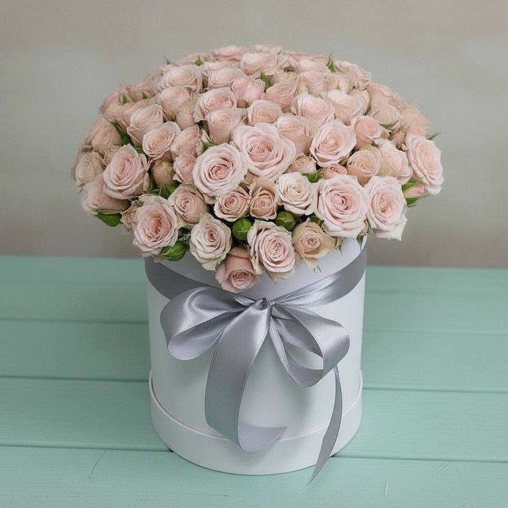 Цветочная композиция из Розы в шляпной коробке в Шаранге